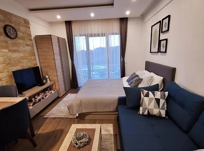 L6 & P90 Milmari 公寓 *